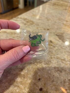 GISH Elopus Pin